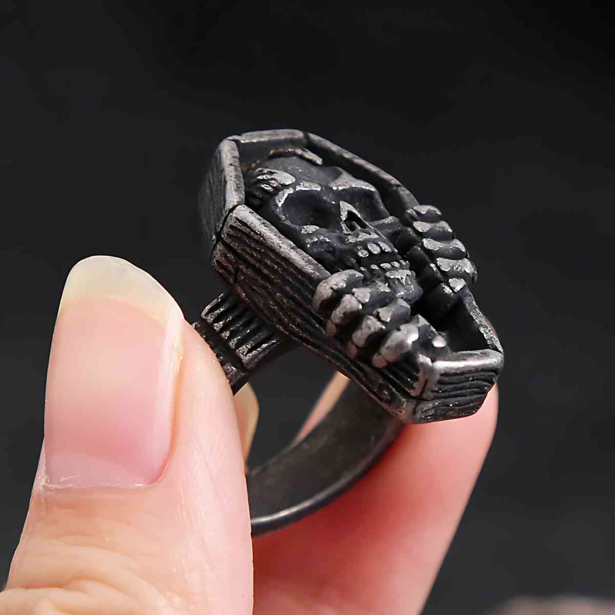 Gripping Skull Coffin Ring