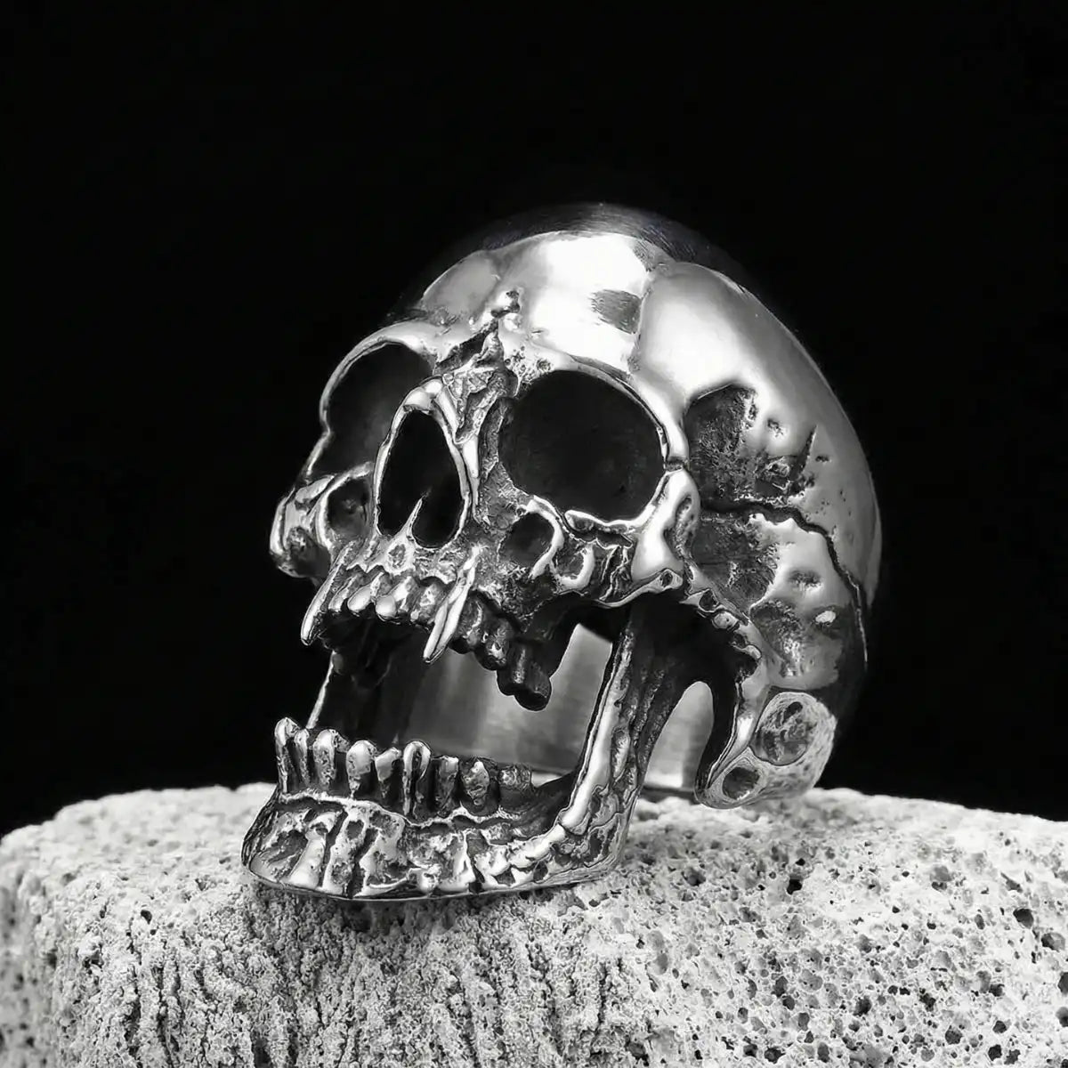 Unisex Vampire Skull Ring in Stainless Steel