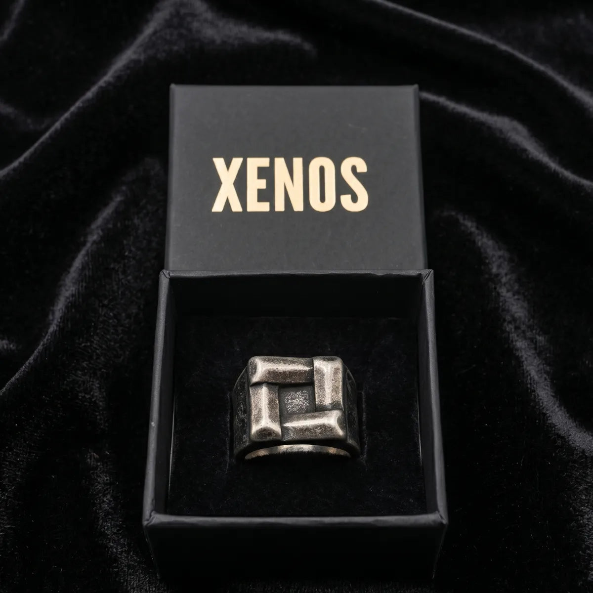 Knot Square Ring Xenos Gift Box