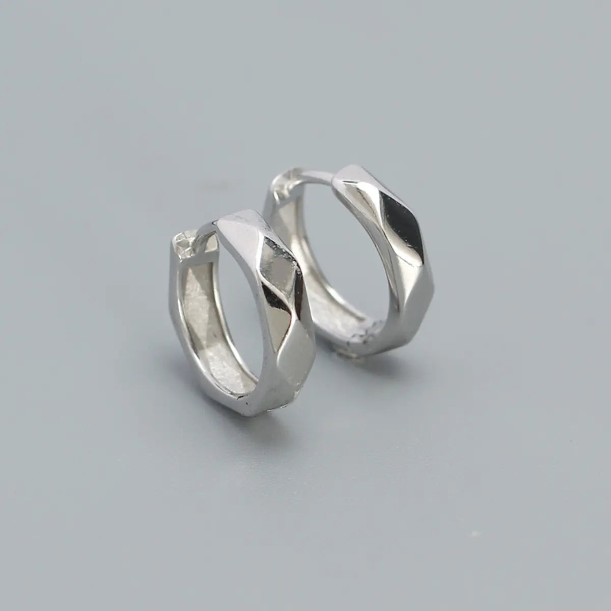 4mm Irregular Chunky Hoop Earrings White Gold Details