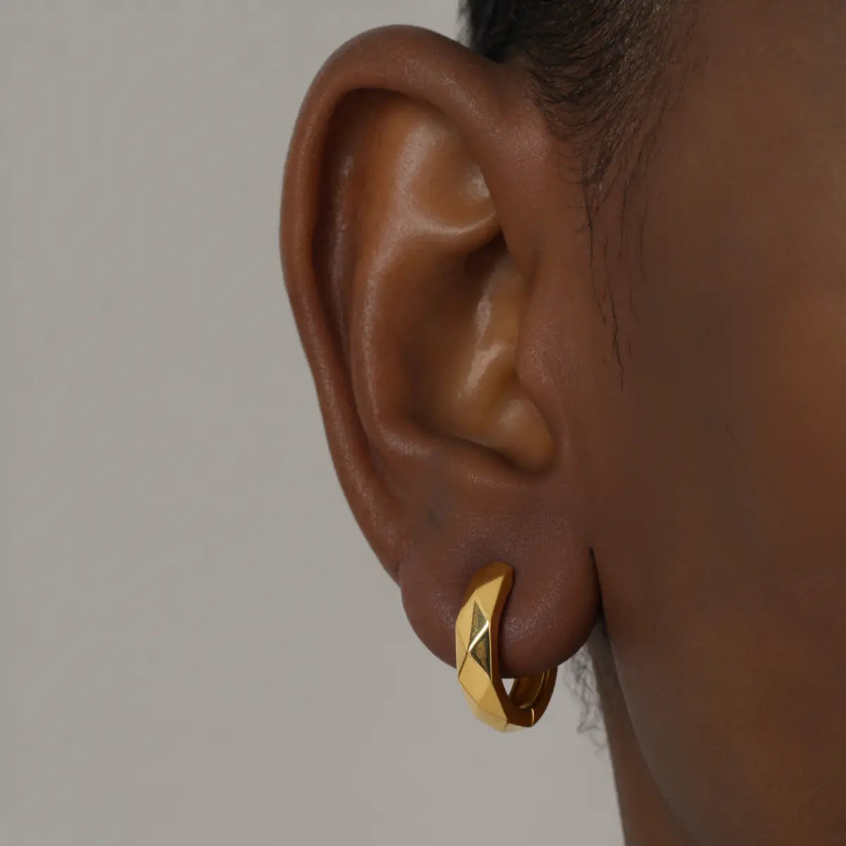 4mm Irregular Chunky Hoop Earrings Gold Worn By Male Model