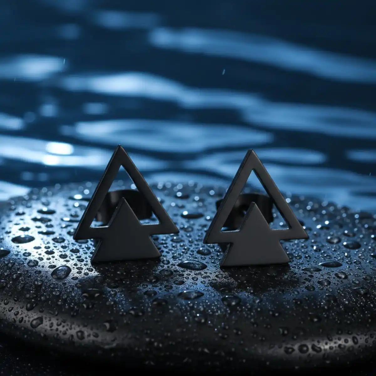 Arrow Earrings Black