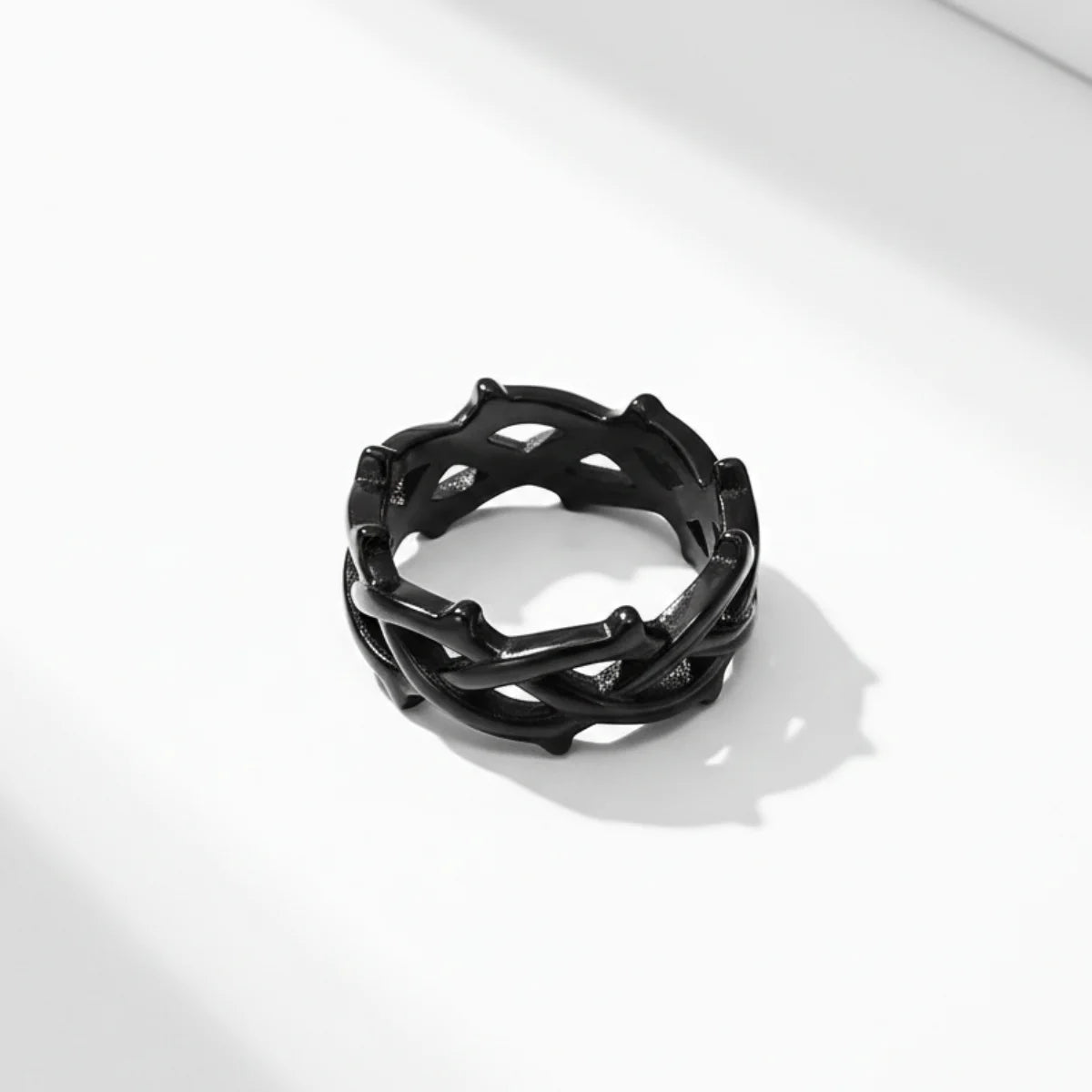 Black Minimalist Thorns Ring Details