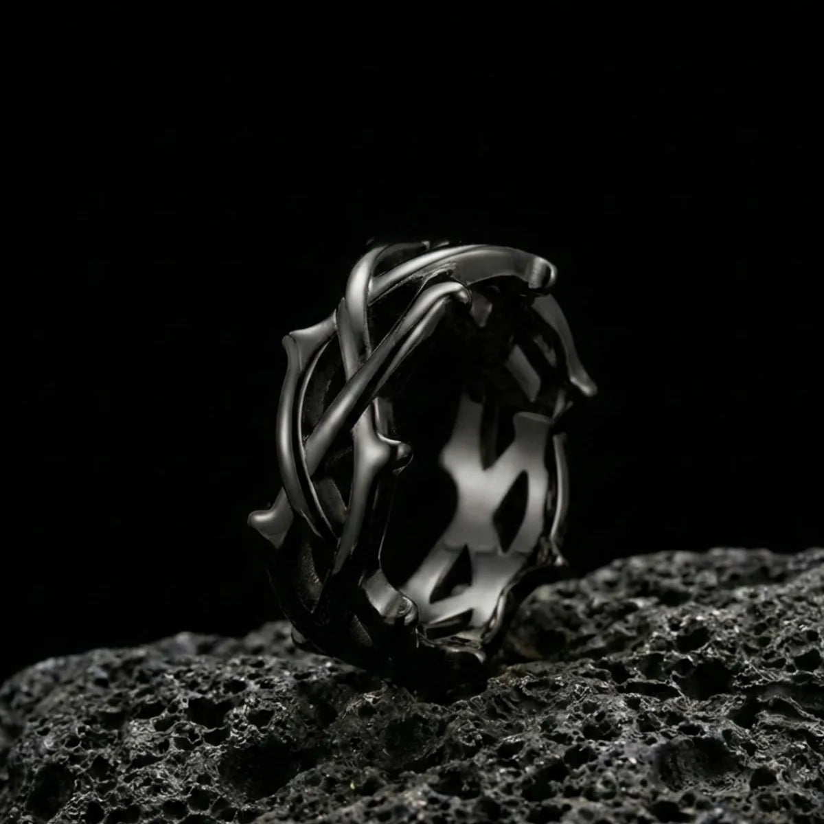 Black Minimalist Thorns Ring