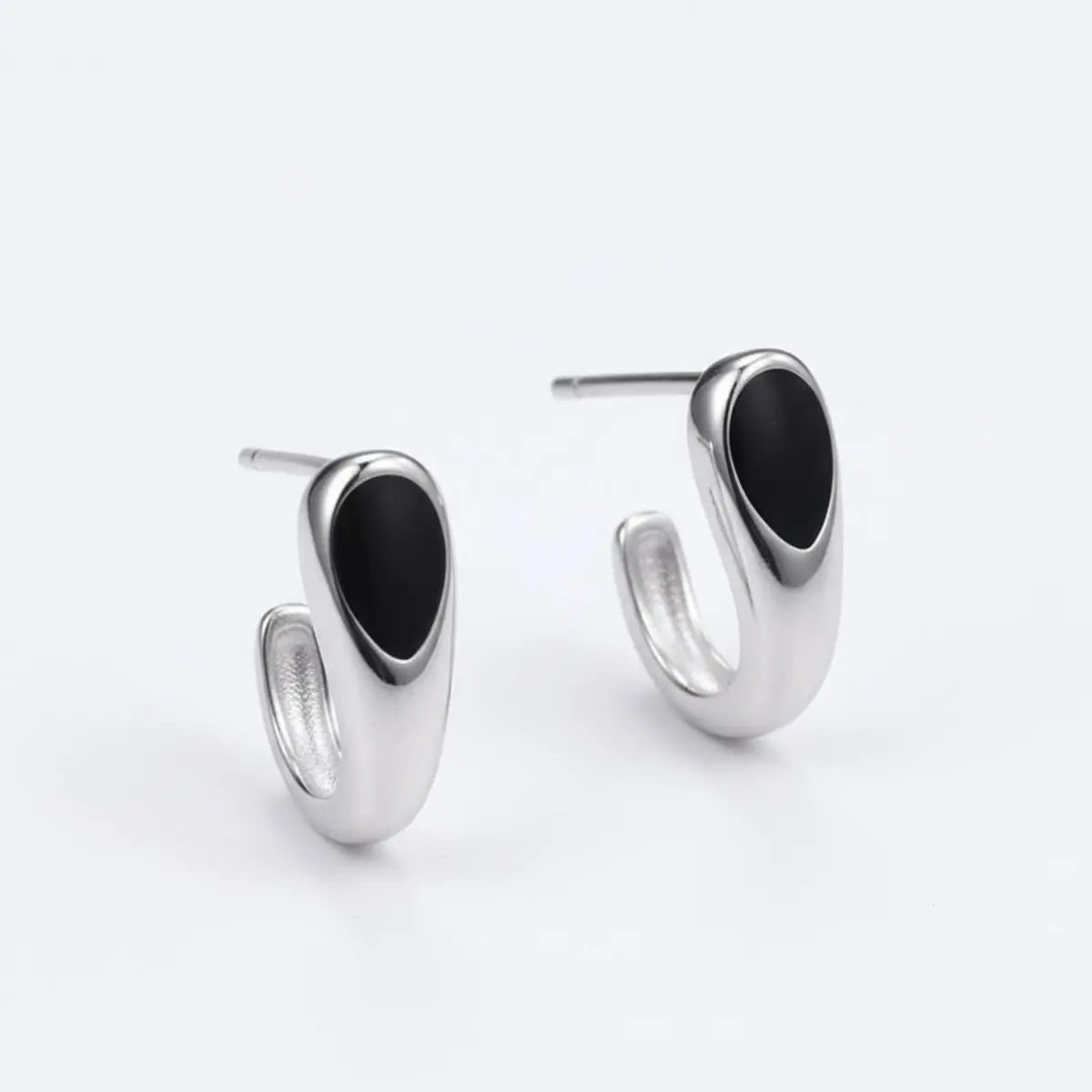 Black Teardrop Stud Earrings Details