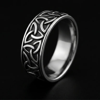 Celtic Knot Band Ring Silver Close Up Black Background
