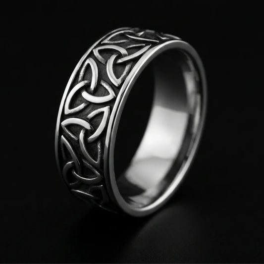 Celtic Knot Band Ring Silver Close Up Black Background
