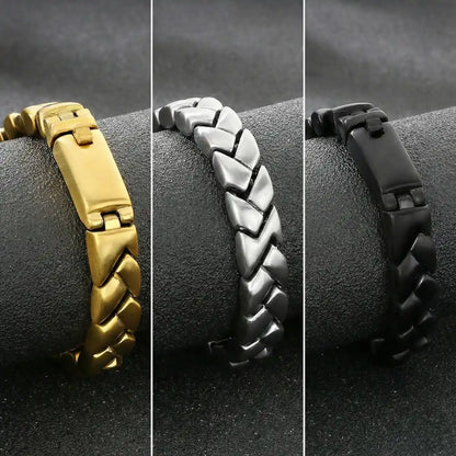 Chevron Link Bracelet 11mm Close Up Details