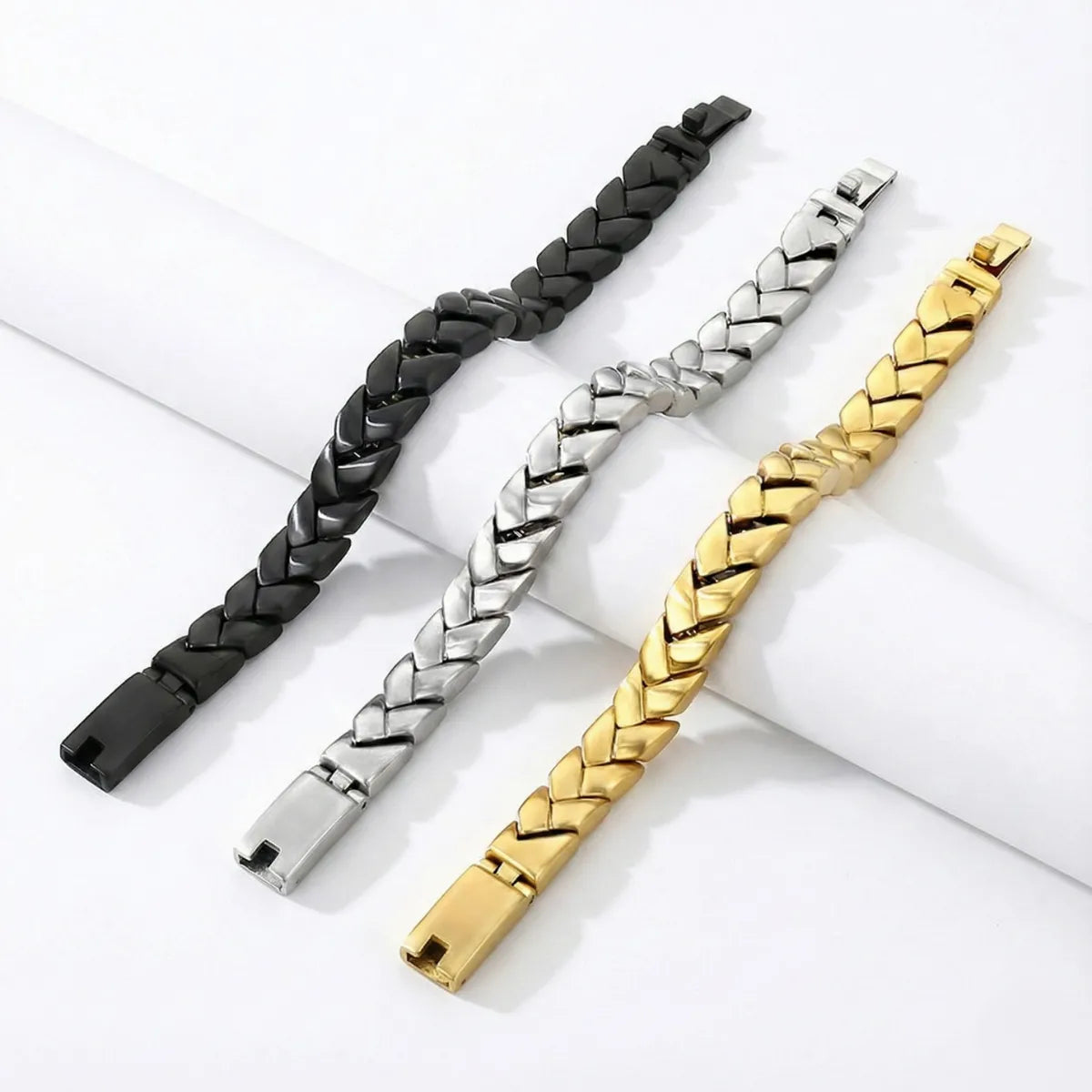 Chevron Link Bracelet 11mm Details