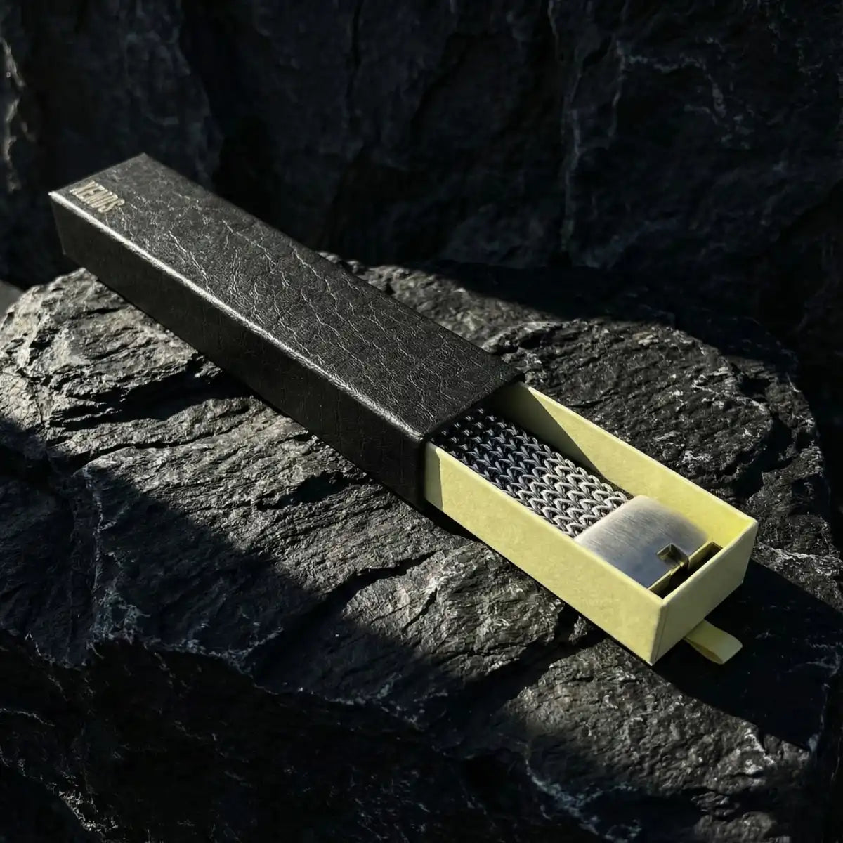 Chunky Woven Mesh Bracelet 30mm in Xenos Jewelry Packaging Box