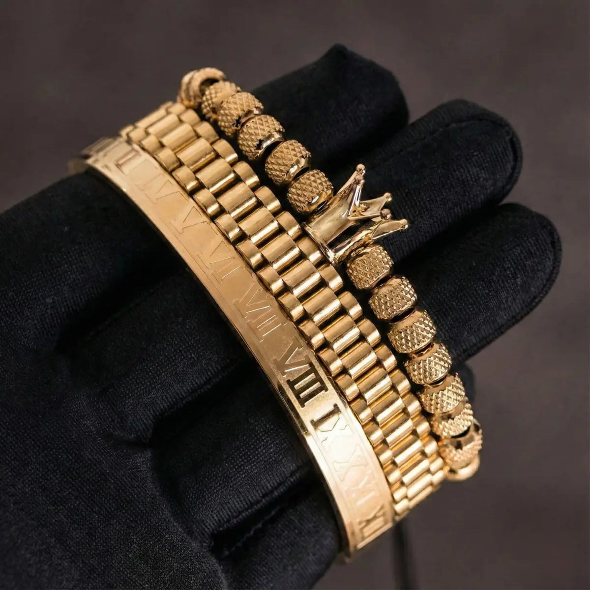Crown Roman Numeral Presidential Link Bracelet Set Gold Details
