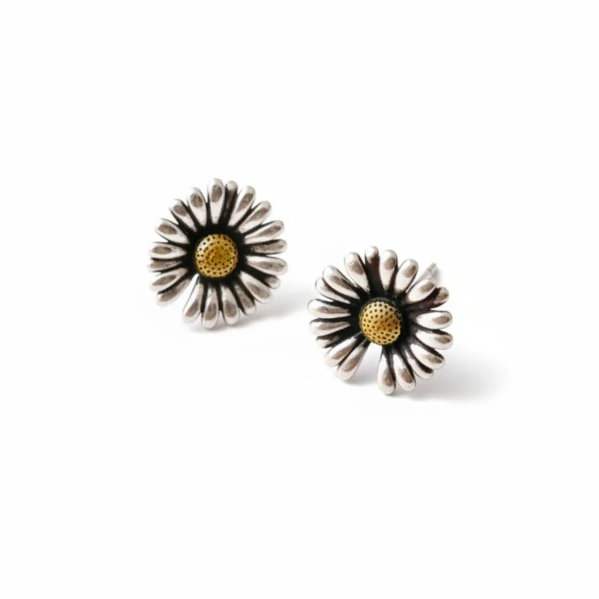 Daisy stud earrings sterling silver gold details