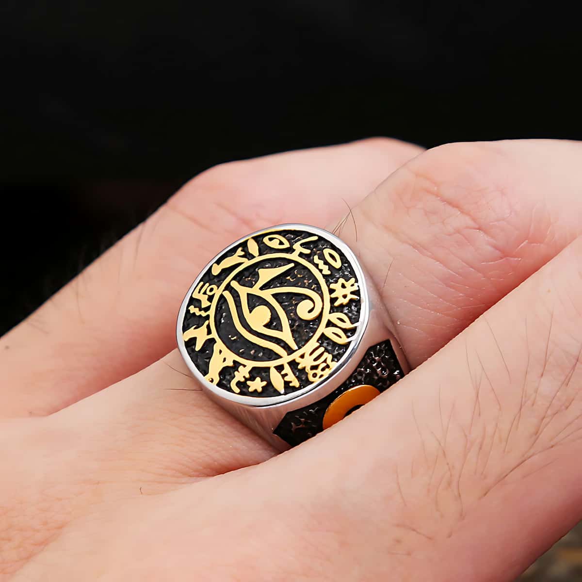 Eye of Horus Ring Gold Xenos Jewelry