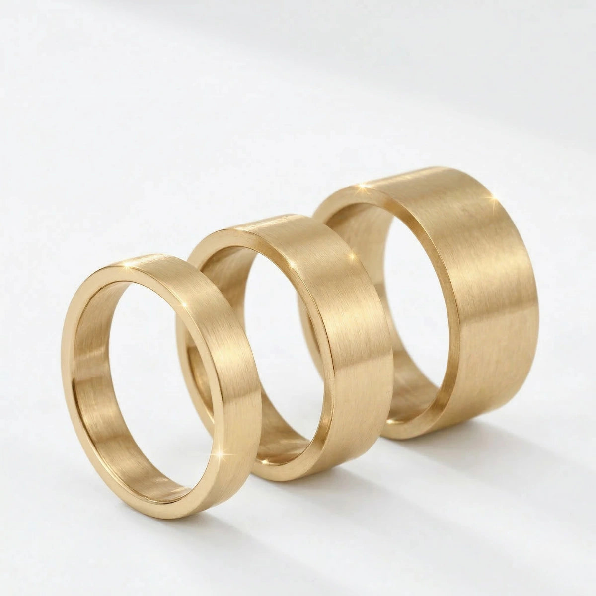 Gold Minimalist Wedding Band Details