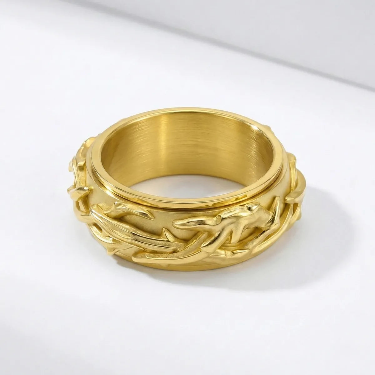 Gold Spinner Thorns Ring Details