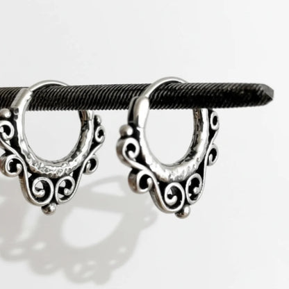 Hollow Scrollwork Hoop Earrings Details