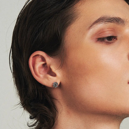 Boucles d’Oreilles Clous Croix de Fer avec Pierre