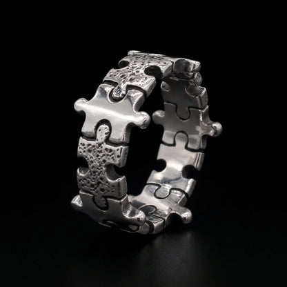 Jigsaw Ring Silver Close Up