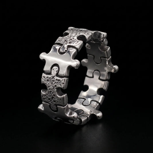 Jigsaw Ring Silver Close Up