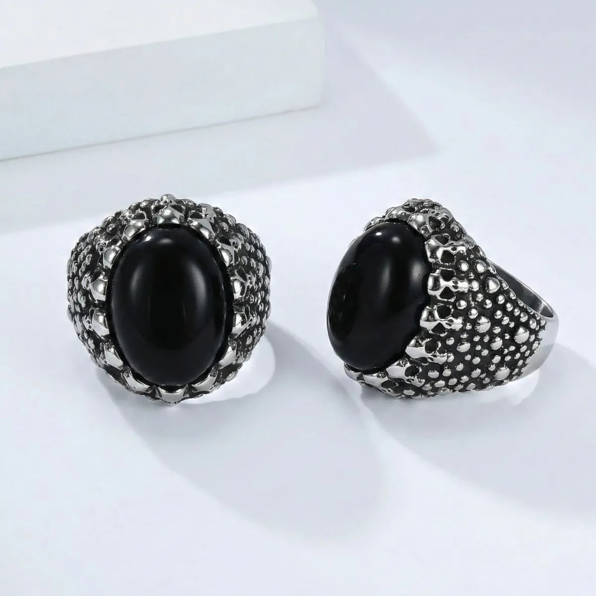 Men‘s Black Onyx Skull Signet Ring Multi Angle Details