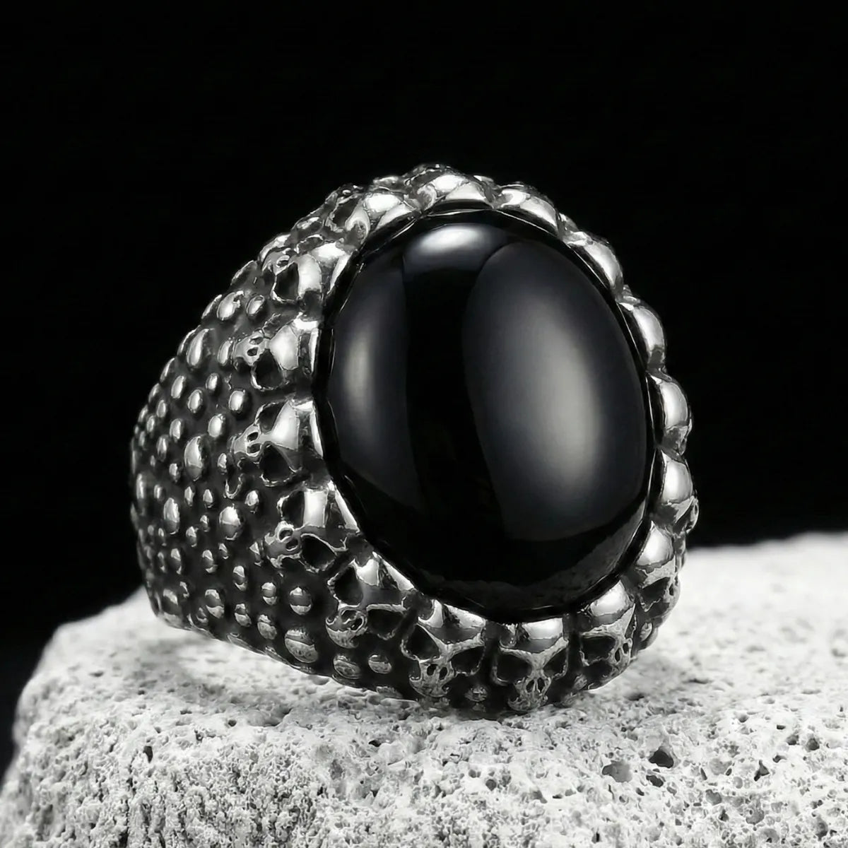 Men‘s Black Onyx Skull Signet Ring