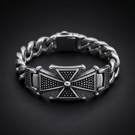 Men‘s Cross Bracelet Silver Close Up Black Background
