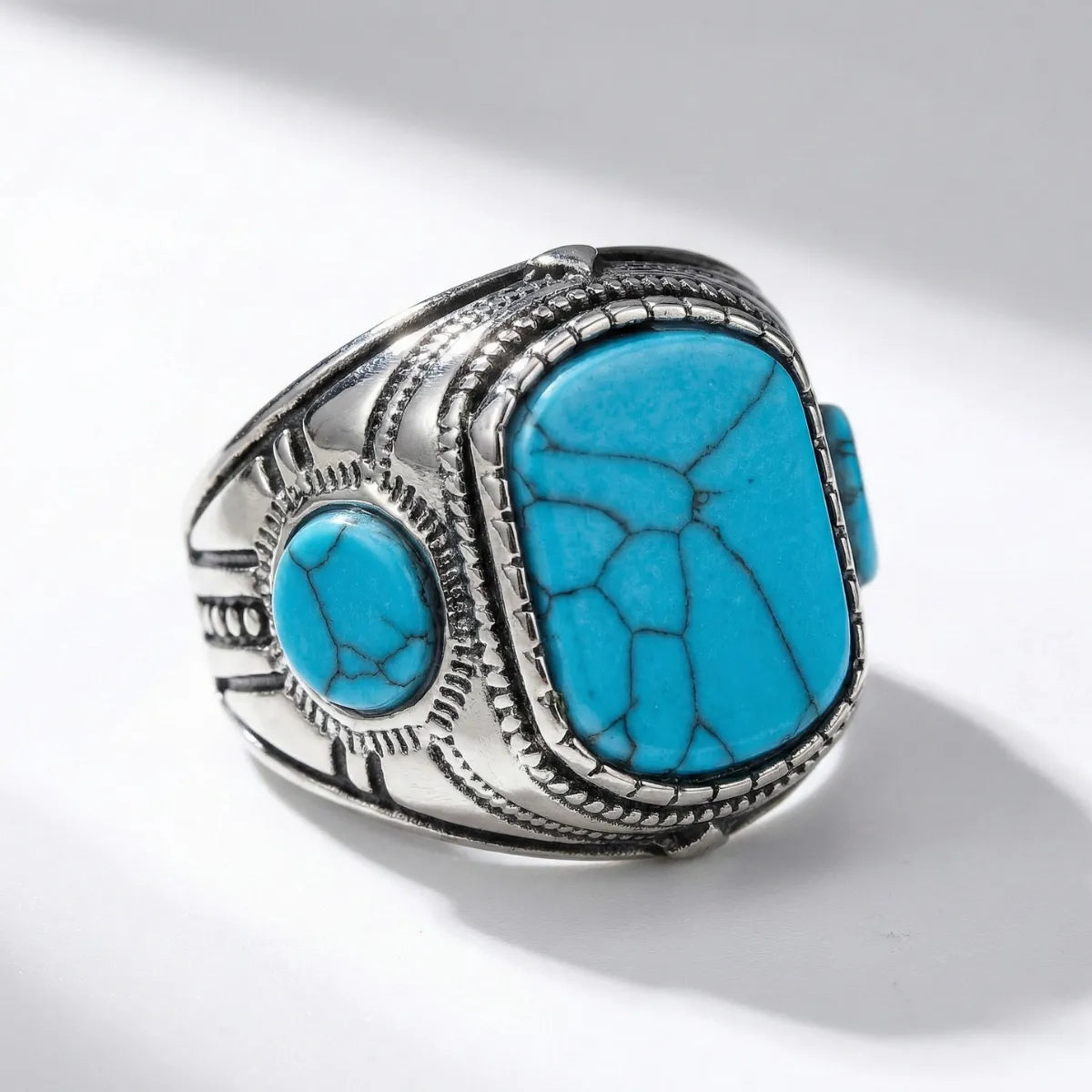 Men‘s Triple Stone Turquoise Signet Ring Details