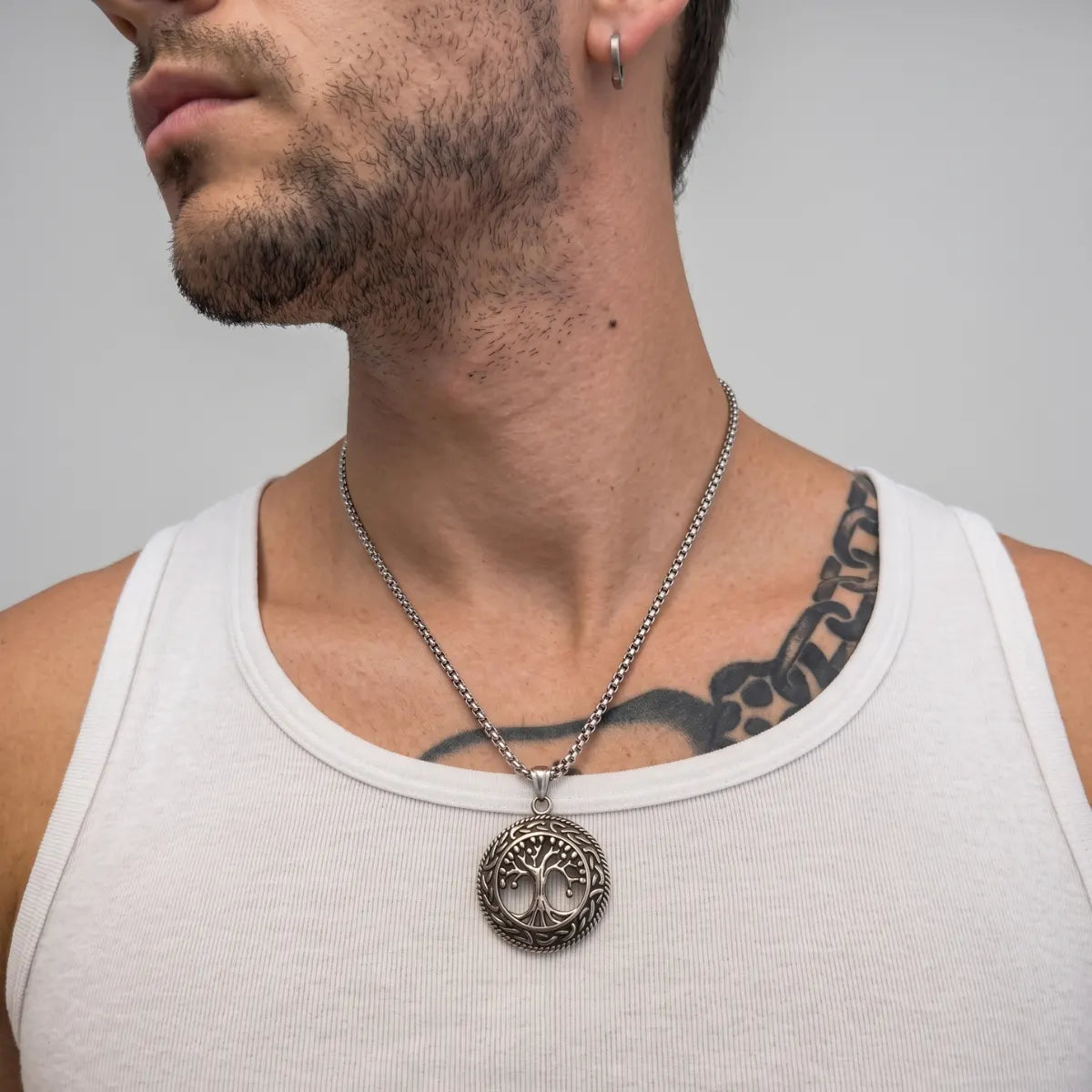 Men‘s Yggdrasil Necklace with Braided Edge Worn by Male Model