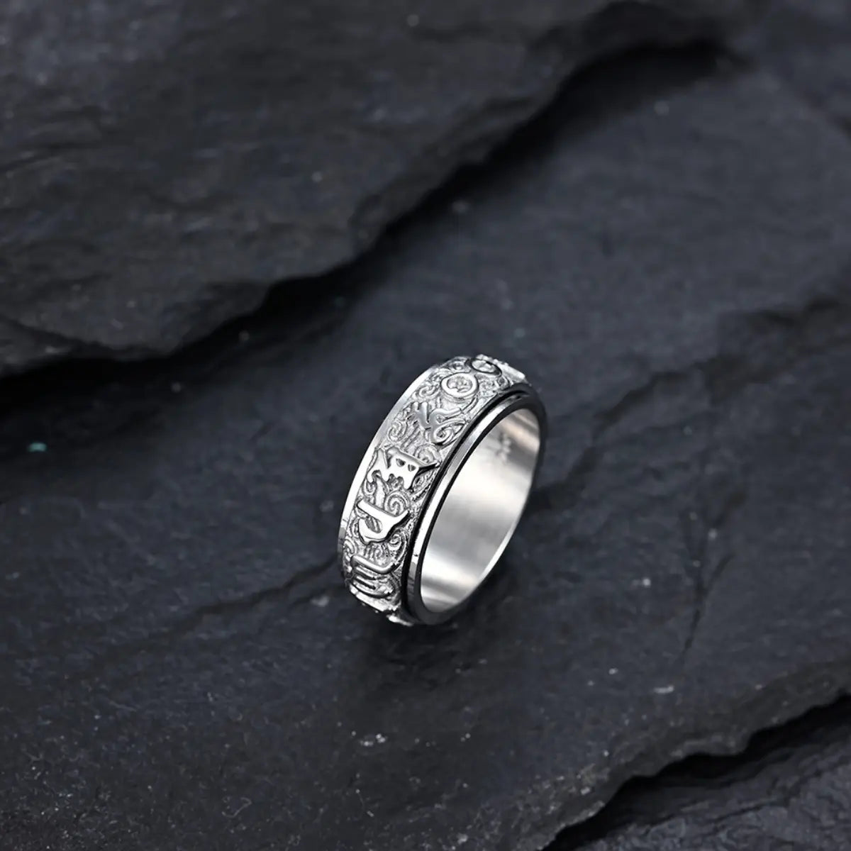 Om Mani Padme Hum Ring Silver Details