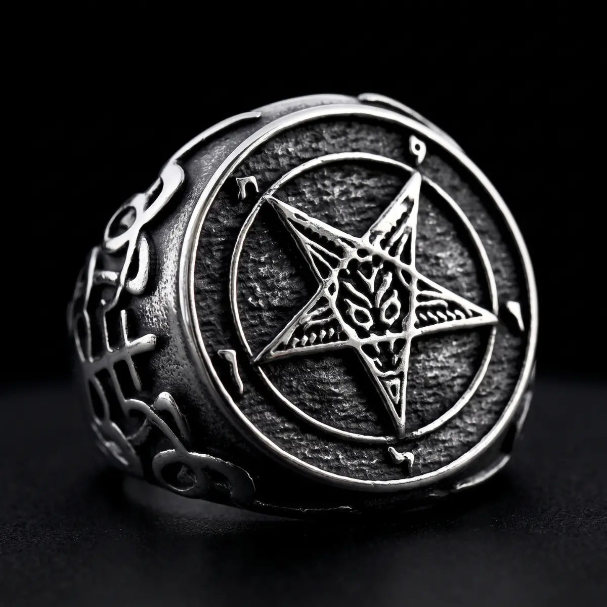Pentagram Baphomet Ring Silver Close Up