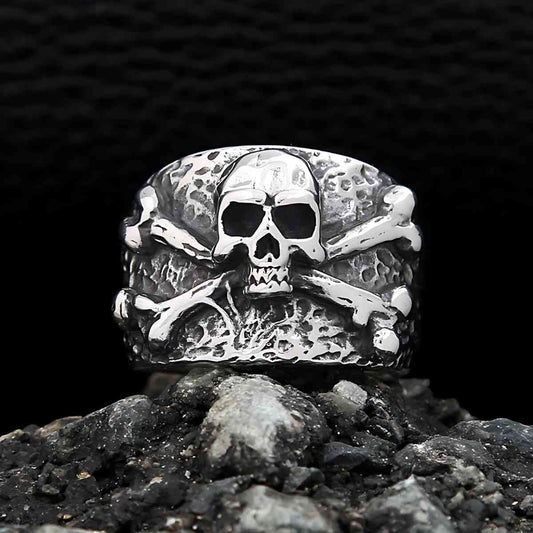 Pirate Band Ring with Textured Skull