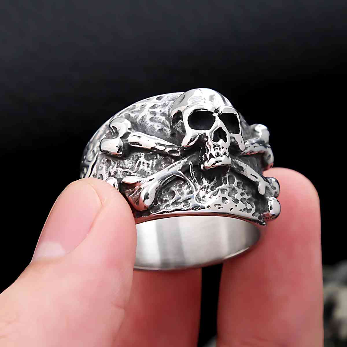 Pirate Band Ring with Textured Skull