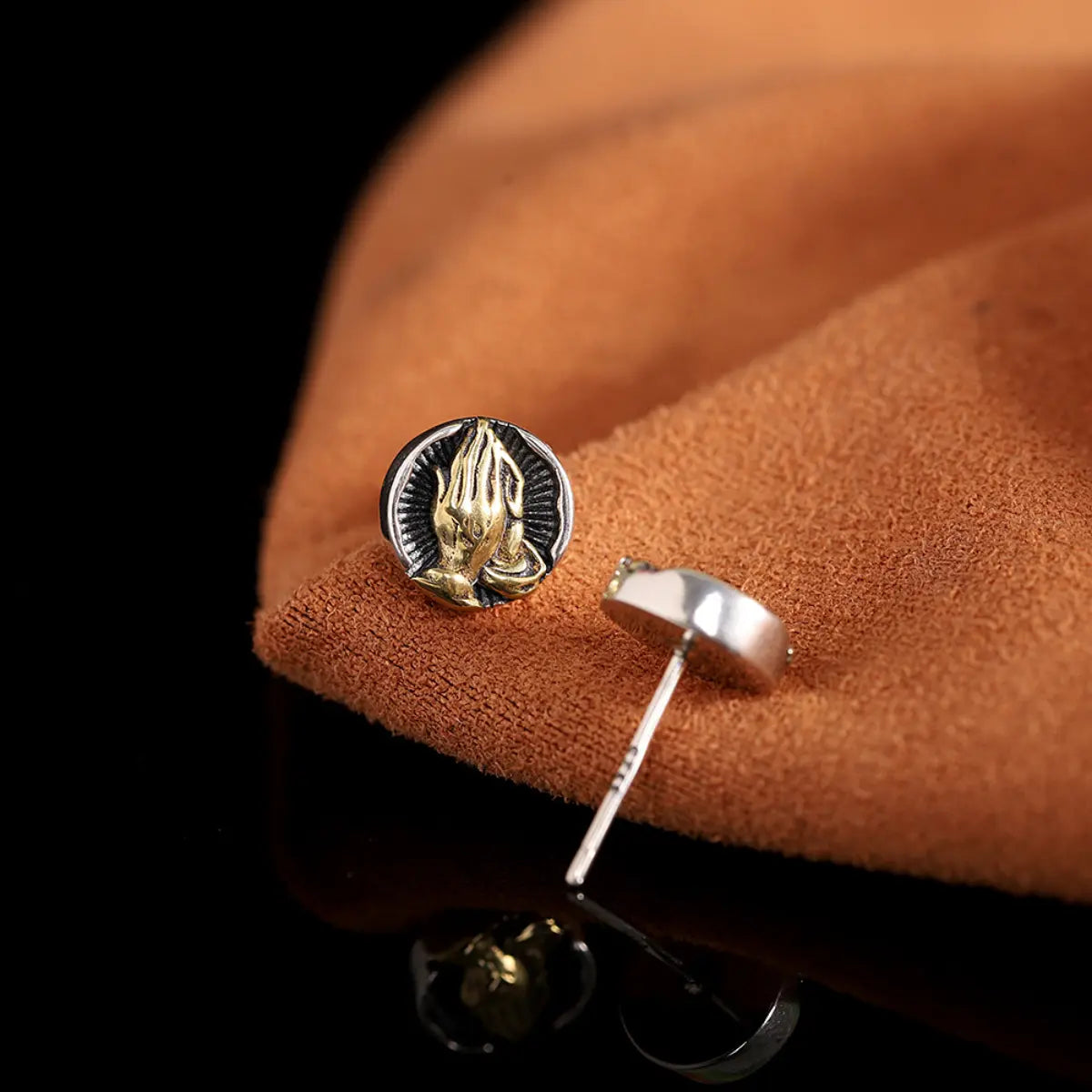 Praying Hands Earrings Gold Details