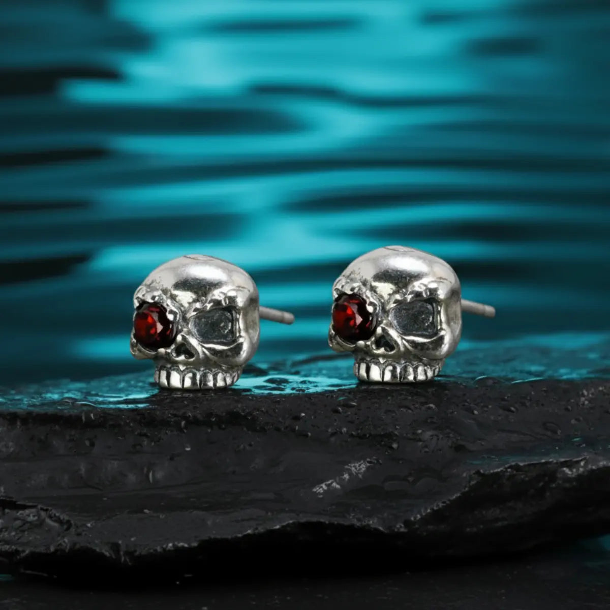 Red Eye Skull Stud Earrings