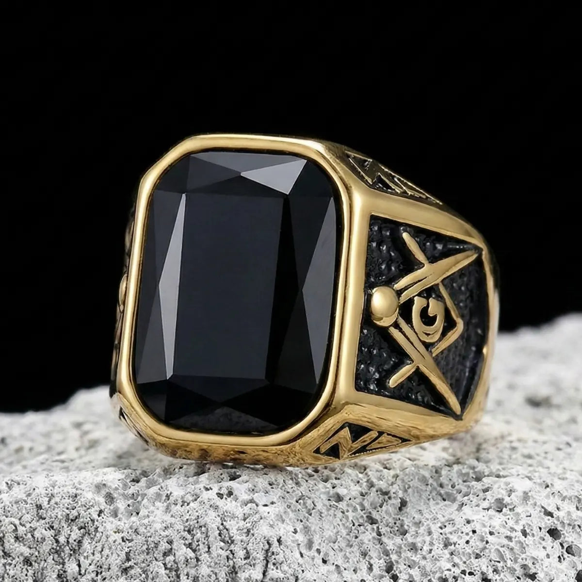 Retro Black Masonic Ring Gold