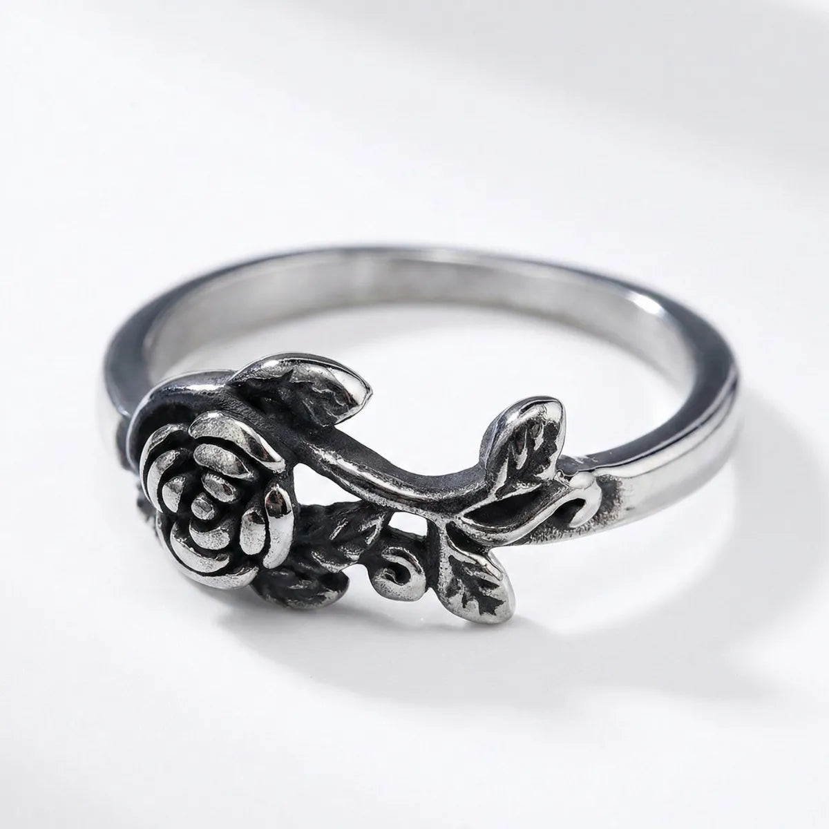 Rose and Thorn Ring Details