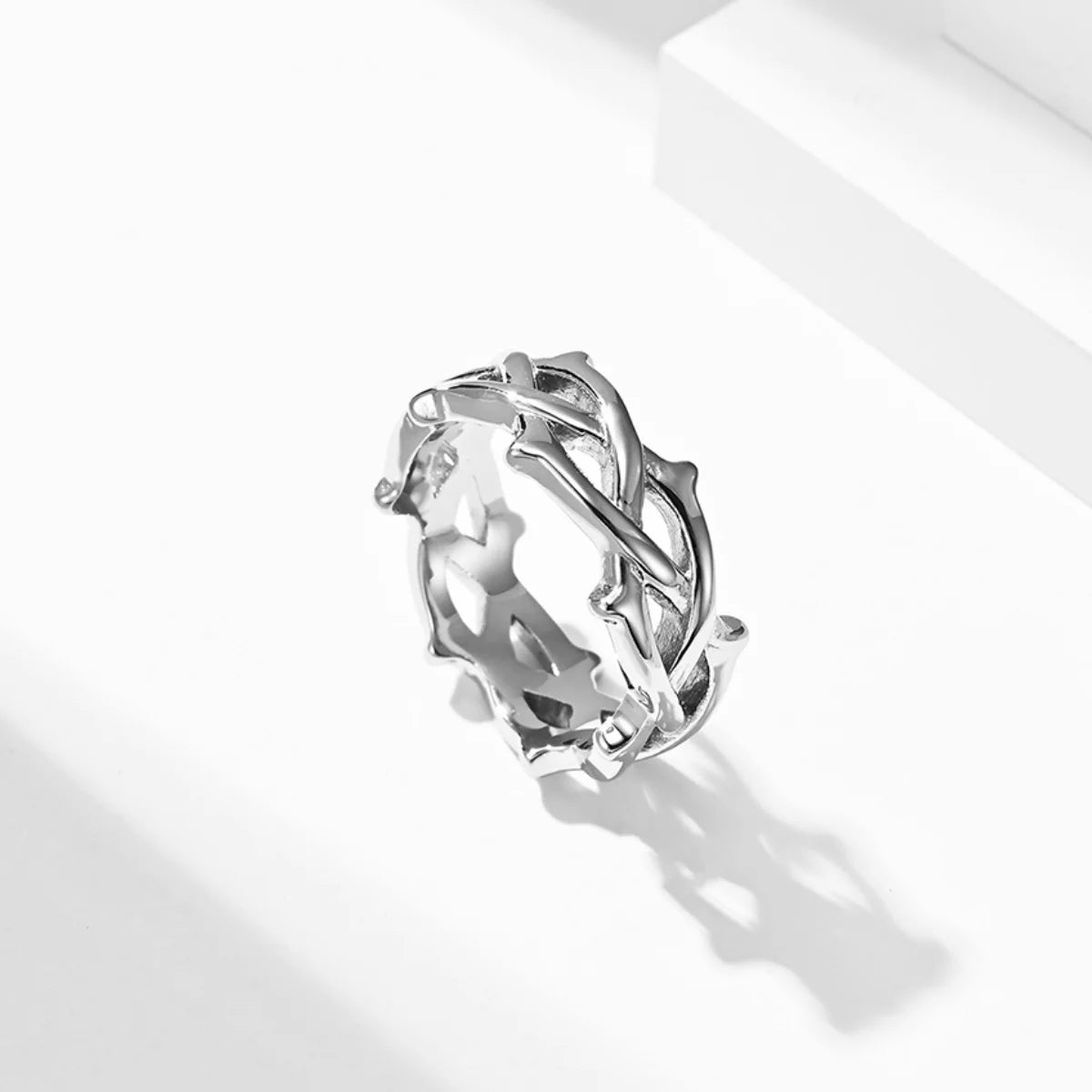 Silver Minimalist Thorns Ring Details