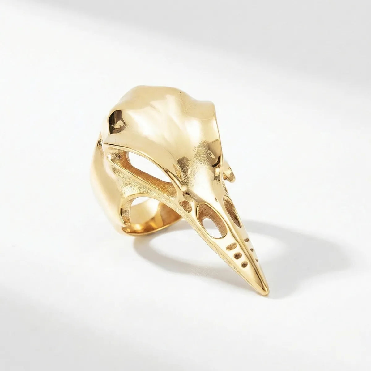 Sleek Raven Skull Ring Gold Details
