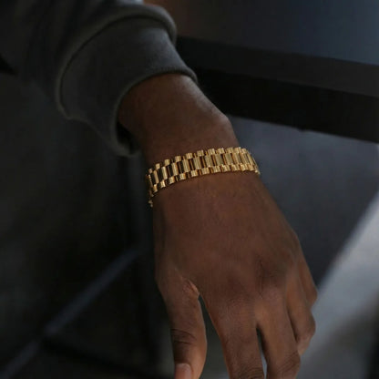 Stainless Steel Watch Band Chain Bracelet Gold 15mm Worn by Male Model