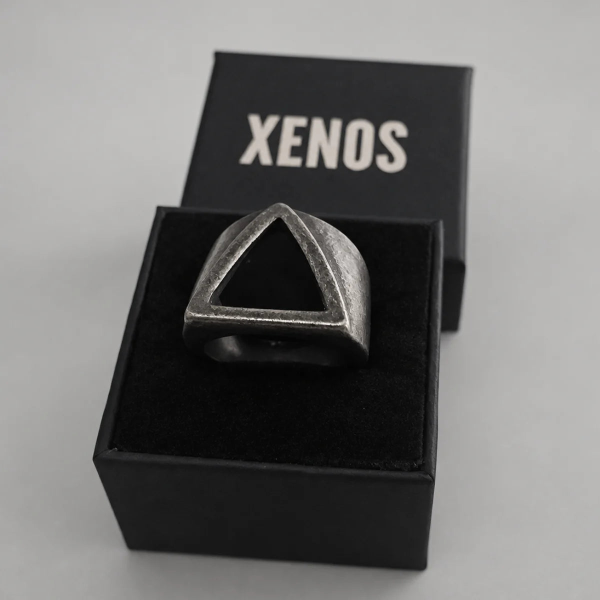 Triangle Ring Vintage Silver Packaging Box View