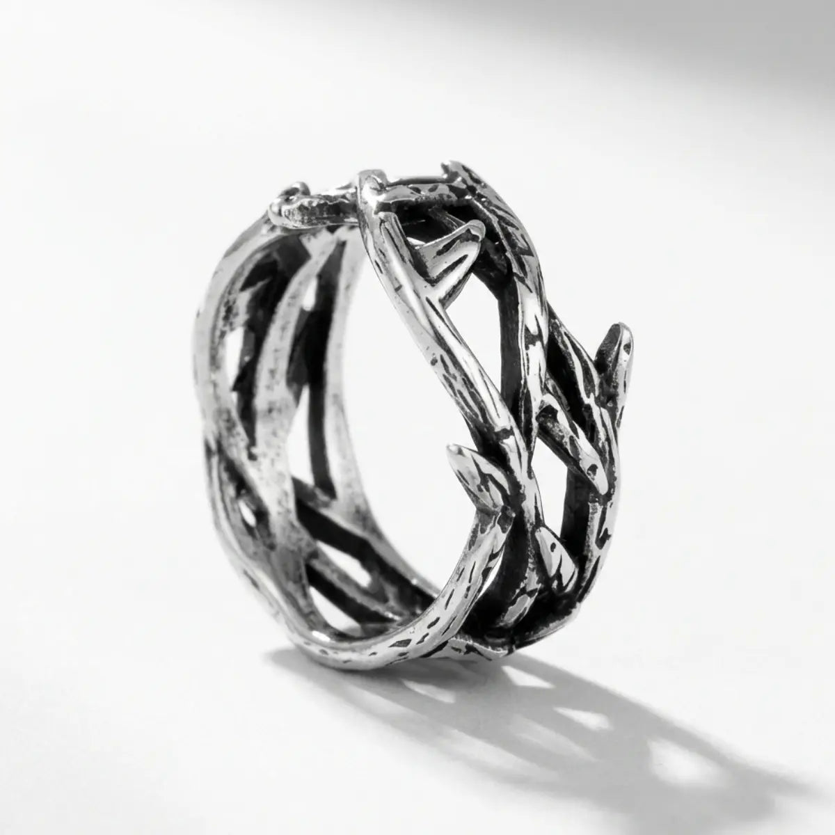 Twisted Branch Thorns Ring Details