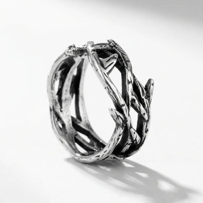 Twisted Branch Thorns Ring Details