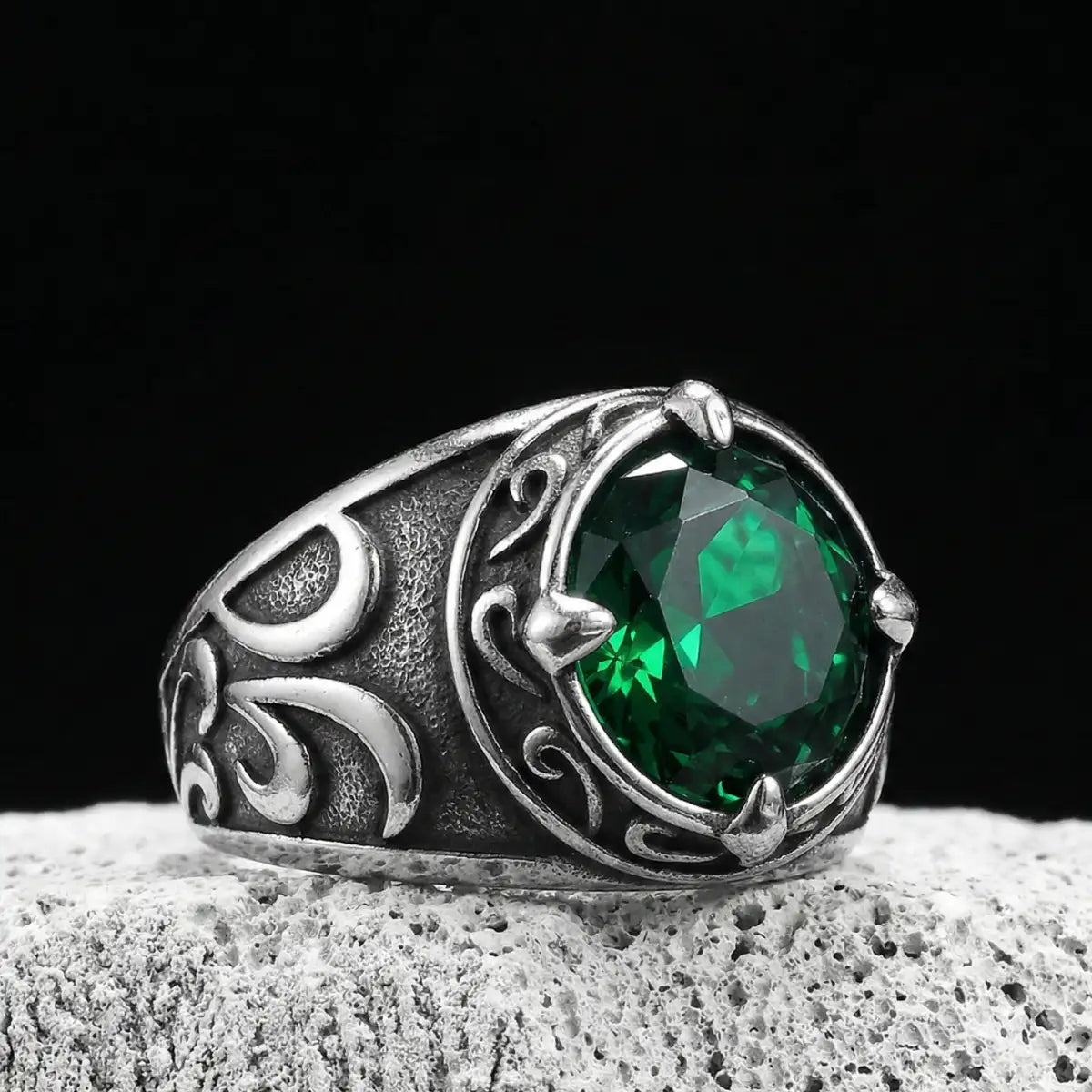 Vintage Green Stone Ring