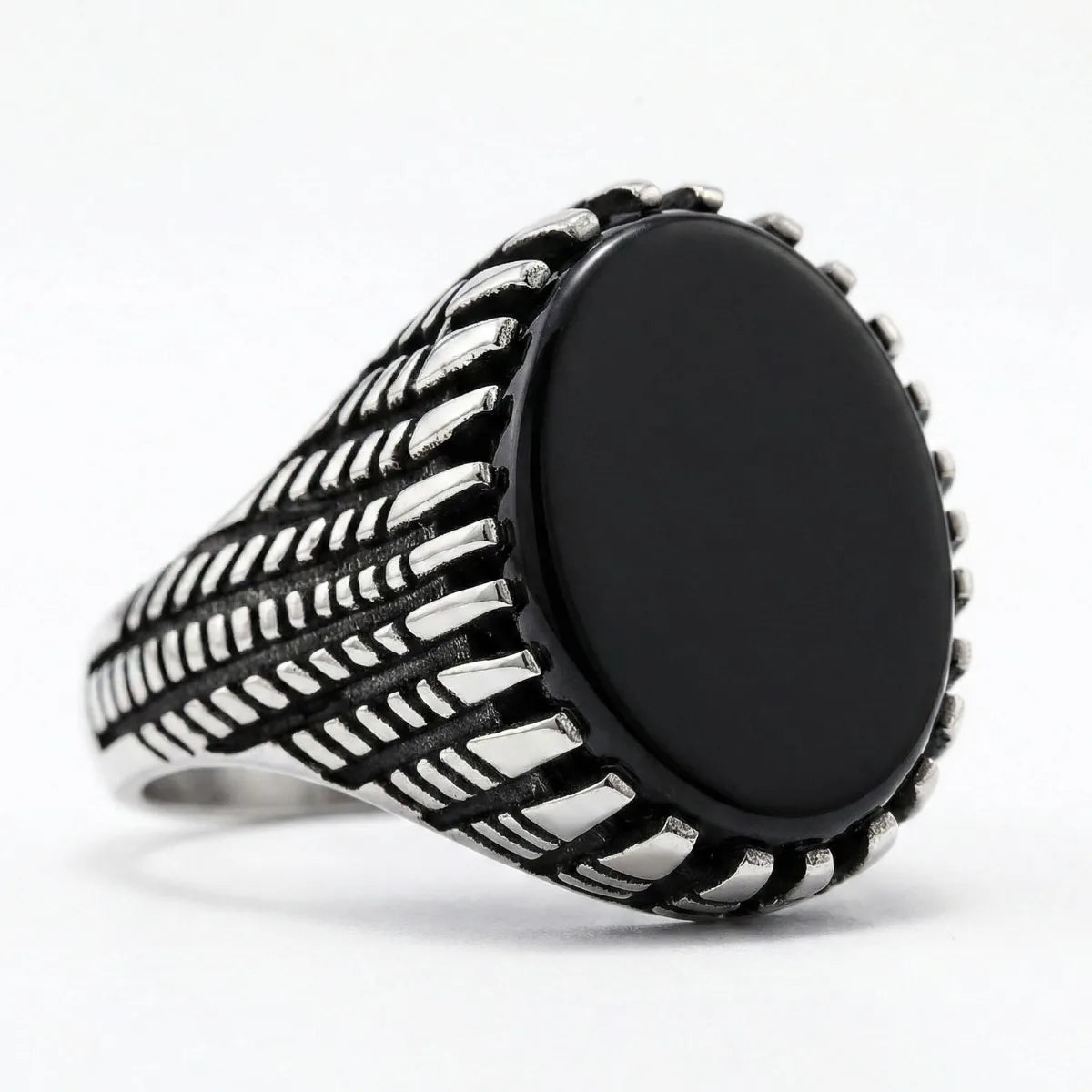 Vintage Oval Black Stone Ring Details