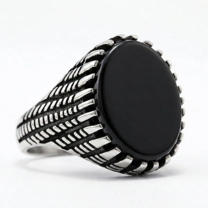 Vintage Oval Black Stone Ring Details