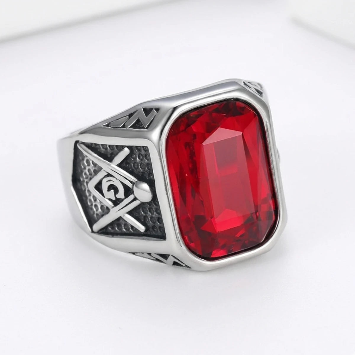 Vintage Red Masonic Ring Silver Details