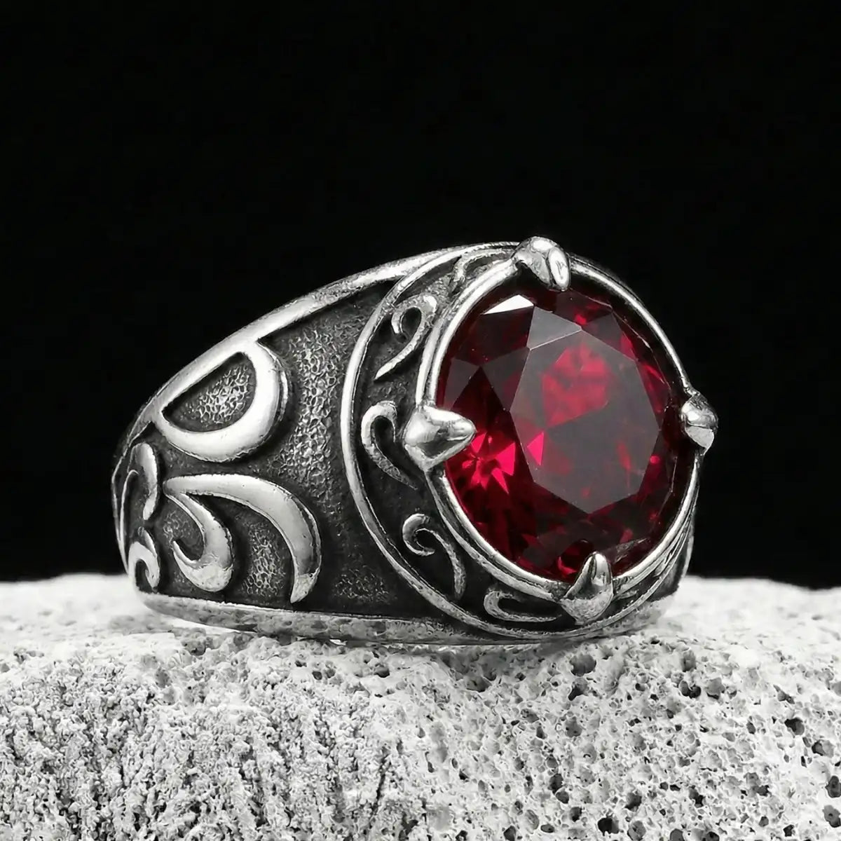 Vintage Red Stone Ring