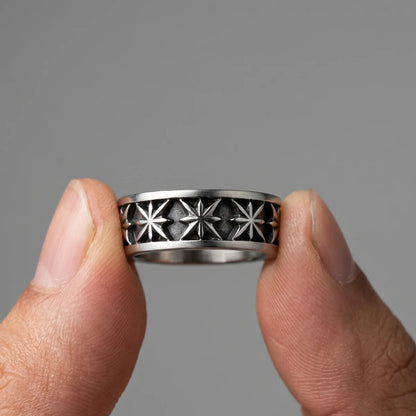 Fingers Holding Gothic Carved Star Band Vintage Star Pattern Jewelry