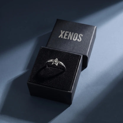 Y2K silver star ring Displayed in Xenos Jewelry Box